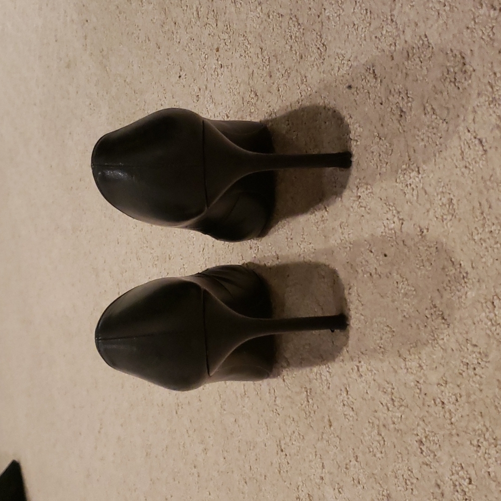 Stuart Weizman Black Heels Size 7 - image 3